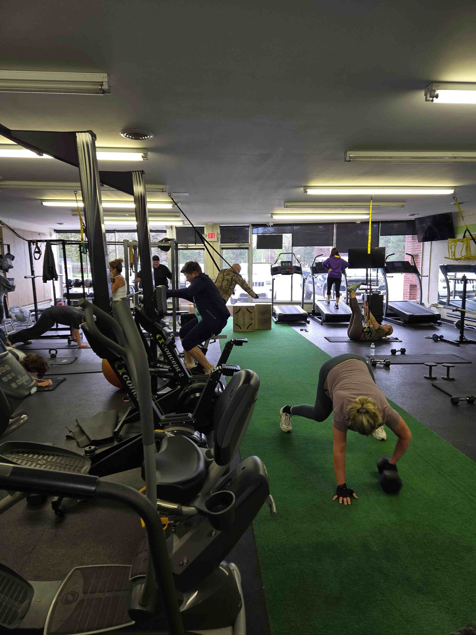 Clients training with a coach at Health Targeted Solutions in Clinton Township, MI