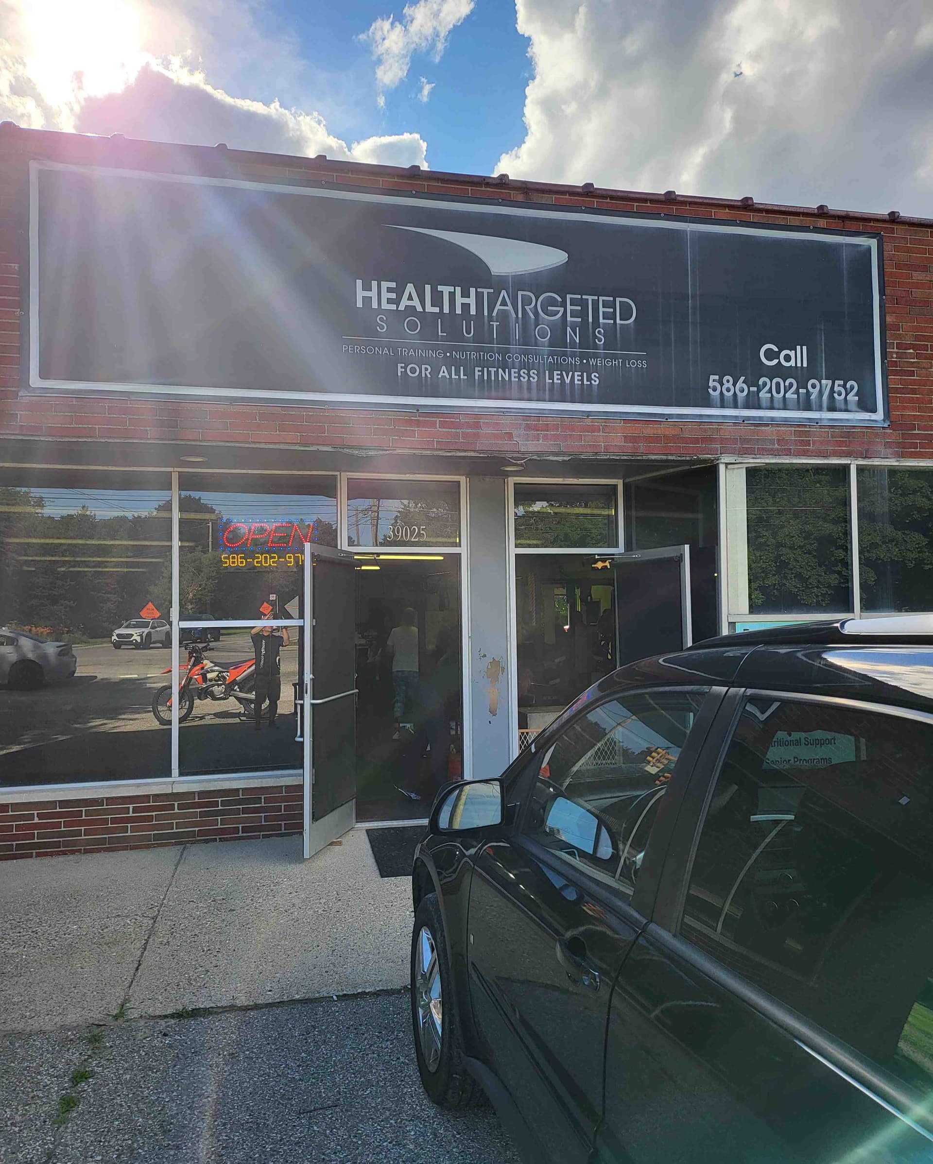 Personal training session at Health Targeted Solutions, Clinton Township MI